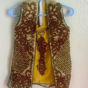 This is a beautiful dress for girls